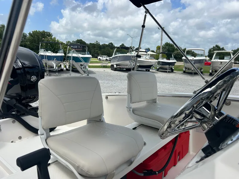 Slide: The Image of Boston Whaler 160 Super Sport 2027 - 13