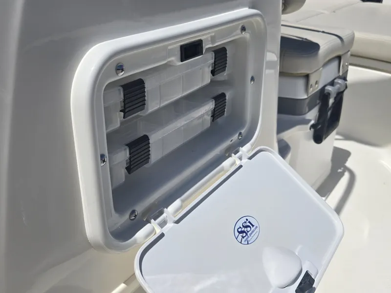 Slide: The Image of Boston Whaler 170 Montauk 2027 - 19