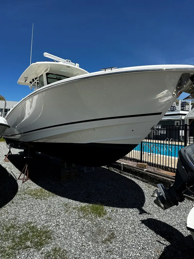 The Image of Boston Whaler 330 Outrage 2019 - undefined