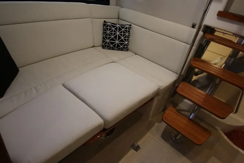 Slide: The Image of 2023-Boston-Whaler-405-Conquest-MarineMax - 68