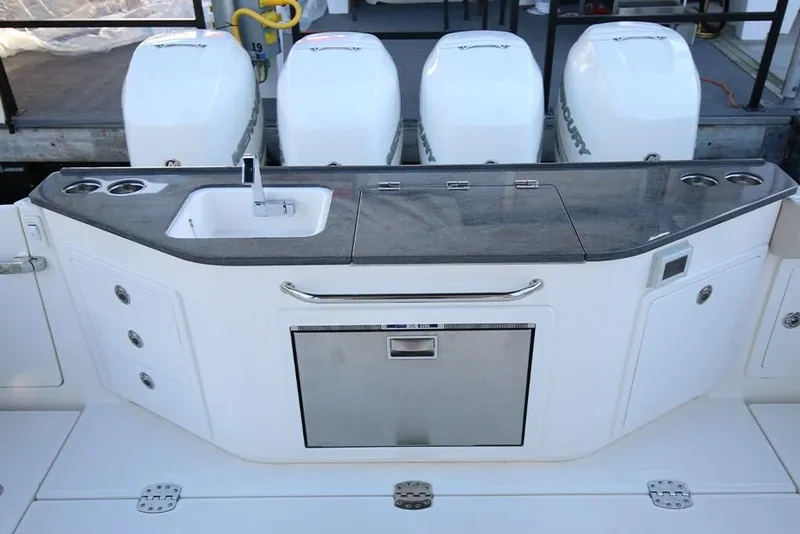 Slide: The Image of 2023-Boston-Whaler-405-Conquest-MarineMax - 60