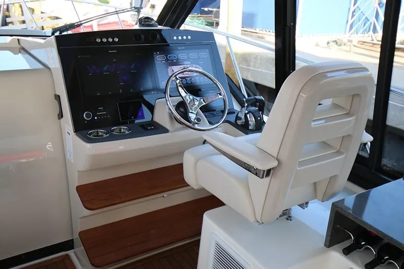 Slide: The Image of 2023-Boston-Whaler-405-Conquest-MarineMax - 64