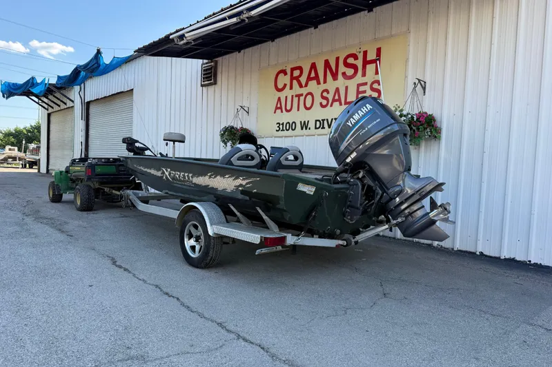 Slide: The Image of 2014 Xpress H18 boat with Yamaha motor at Cransh Auto Sales. - 4