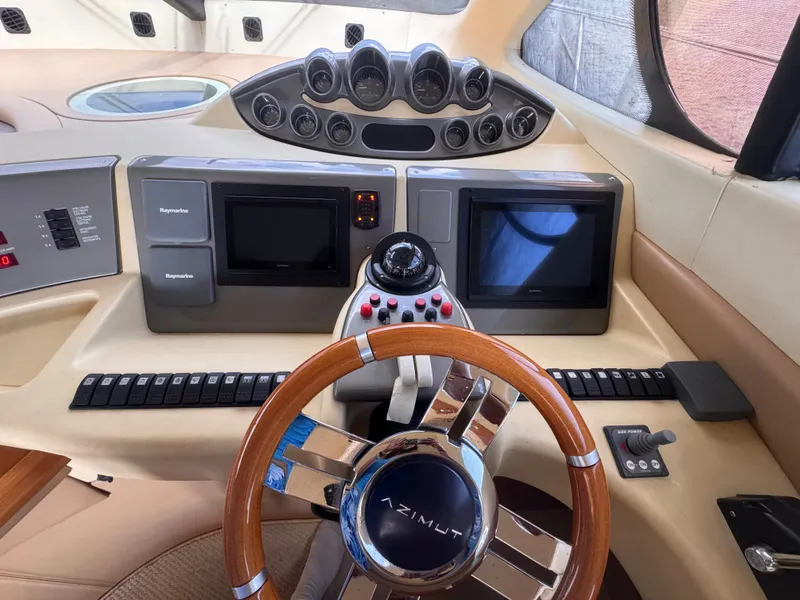 Slide: The Image of Azimut 50 2009 - 7