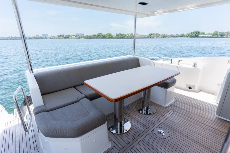 Slide: The Image of Azimut 60 2018 - 37