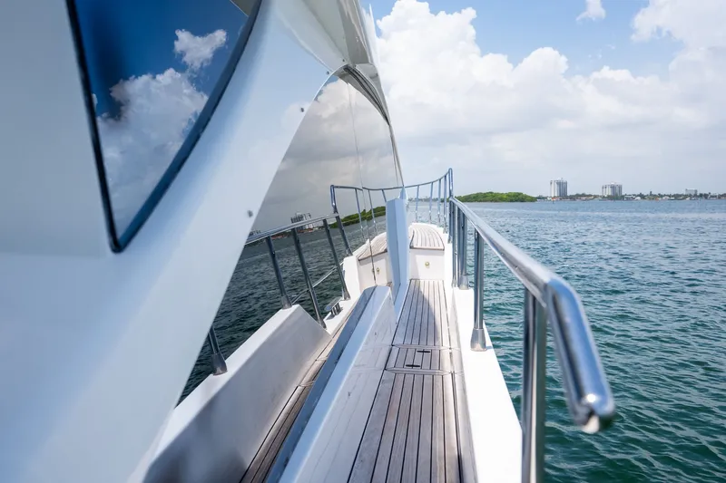 Slide: The Image of Azimut 60 2018 - 31