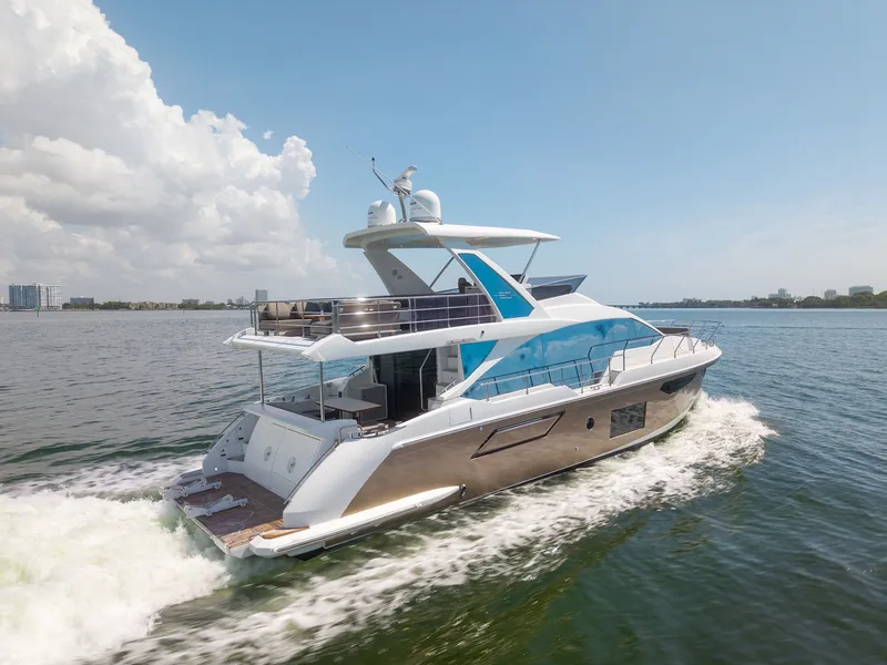 Slide: The Image of Azimut 60 2018 - 14