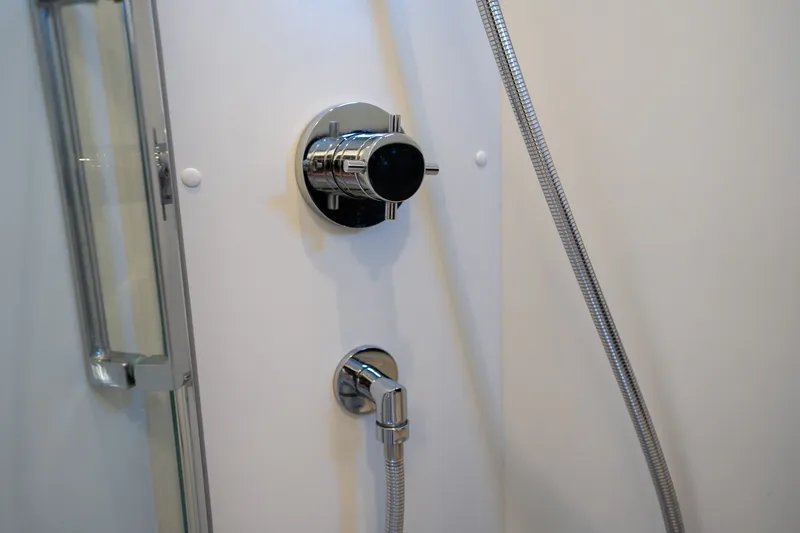 Slide: The Image of Azimut 60 2018 - 43