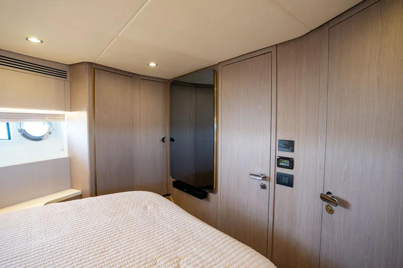 Slide: The Image of Azimut 60 2018 - 46