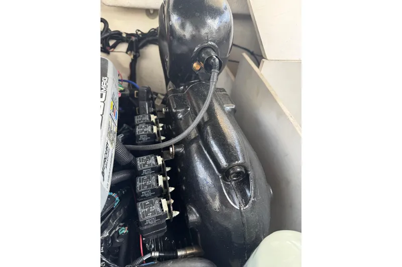 Slide: The Image of Engine compartment of a 2013 Sea Ray 280 Sundeck boat. - 44