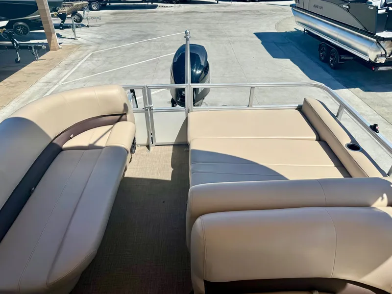 Slide: The Image of Interior of a 2017 Sun Tracker PARTY BARGE 24 DLX XP3 pontoon boat. - 13