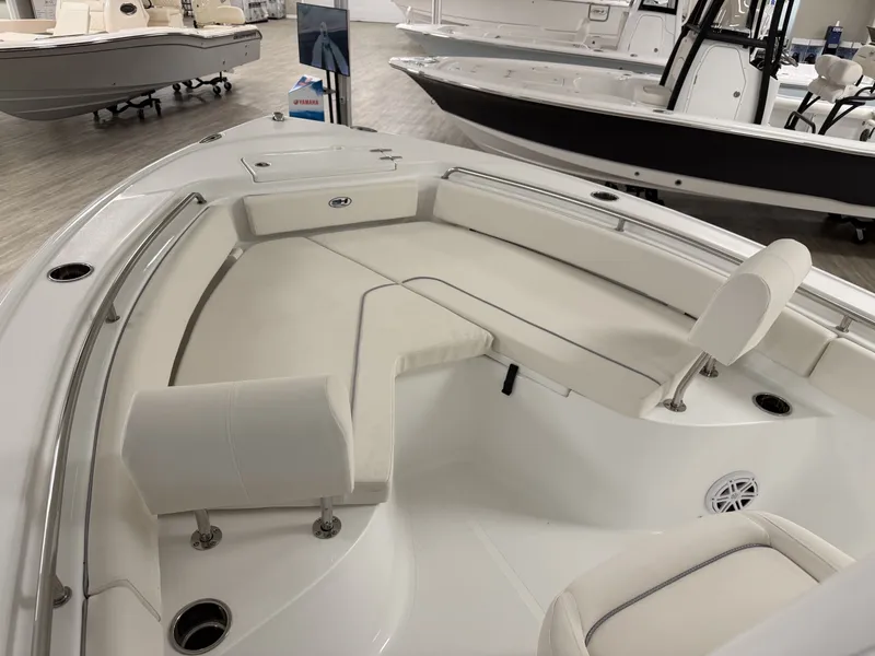 Slide: The Image of Sea Hunt Ultra 229 2026 - 6