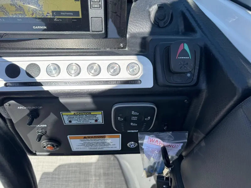 Slide: The Image of Crownline Boats 298 SS 2026 - 13