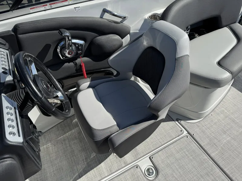 Slide: The Image of Crownline Boats 298 SS 2026 - 25
