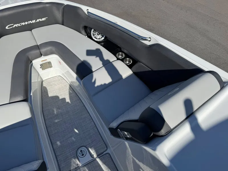 Slide: The Image of Crownline Boats 298 SS 2026 - 30