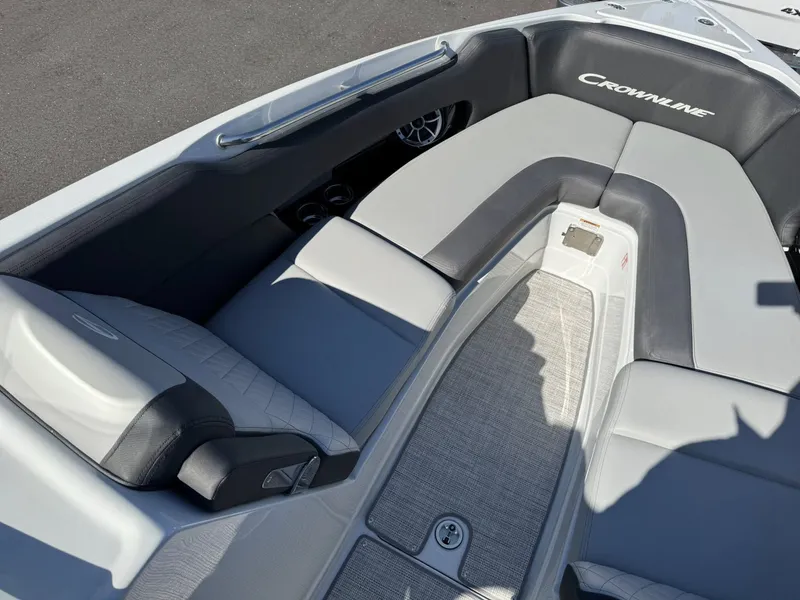 Slide: The Image of Crownline Boats 298 SS 2026 - 8