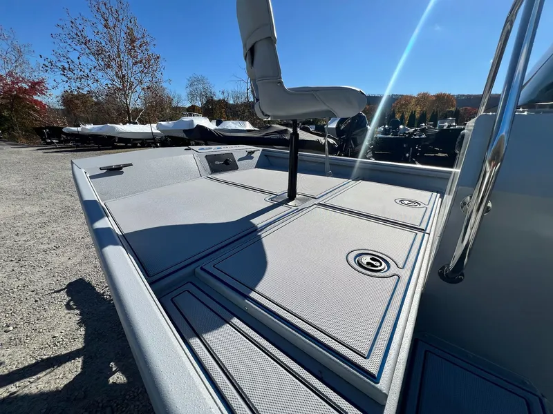 Slide: The Image of G3 Gator Tough 18 CCJ DLX 2026 - 3