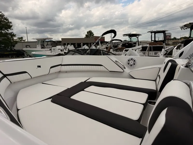 Slide: The Image of Stingray 20 SBX 2026 - 55