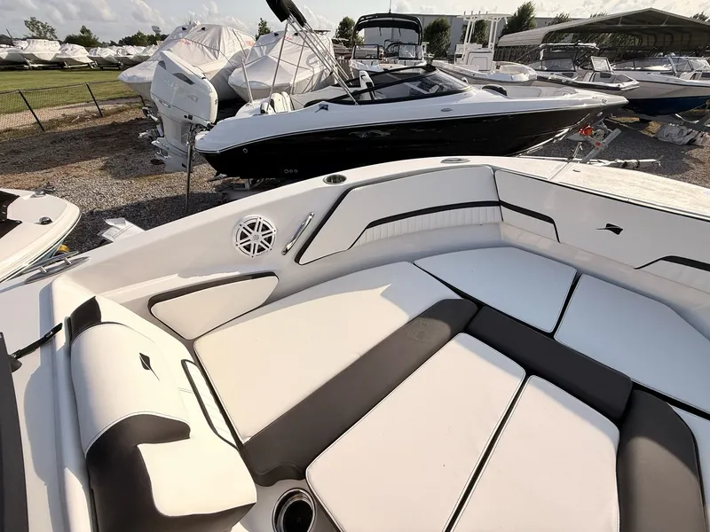 Slide: The Image of Stingray 20 SBX 2026 - 59