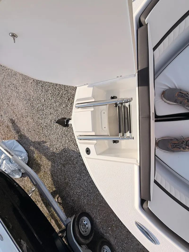 Slide: The Image of Stingray 20 SBX 2026 - 60
