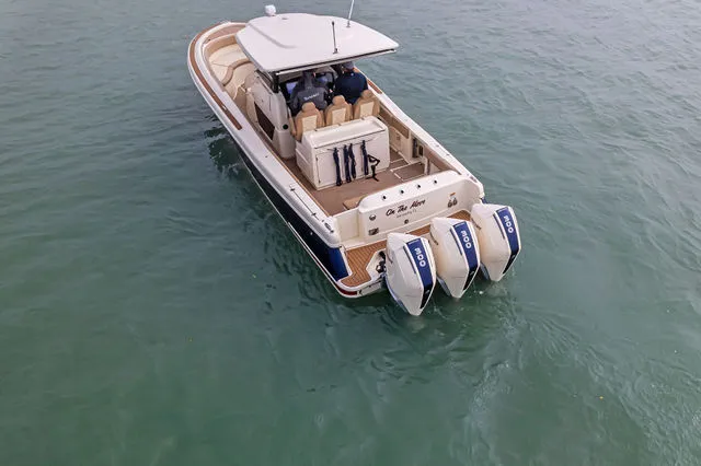 Slide: The Image of Chris-Craft Catalina 34 2021 - 43