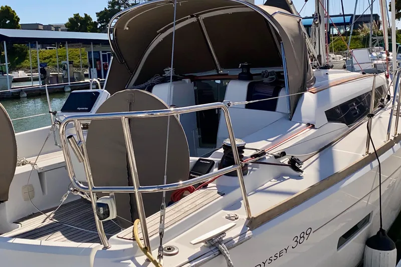 Slide: The Image of Starboard quarter, featuring spacious cockpit and modern design. - 3