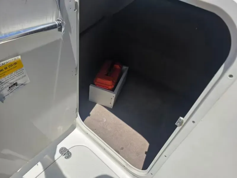 Slide: The Image of Stingray 234 LR 2018 - 12