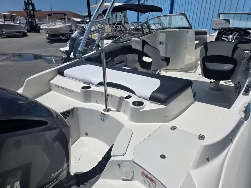 Slide: The Image of Stingray 234 LR 2018 - 5