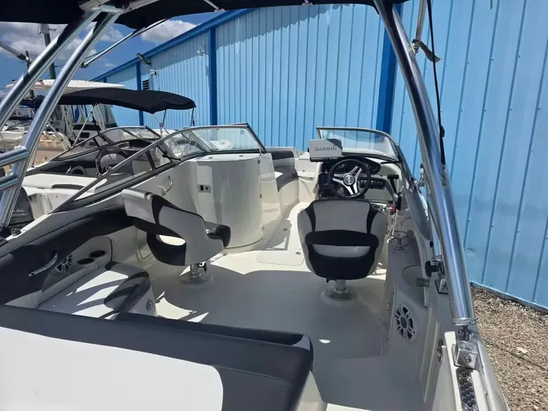 Slide: The Image of Stingray 234 LR 2018 - 7