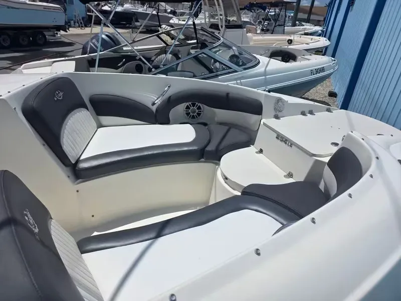 Slide: The Image of Stingray 234 LR 2018 - 9