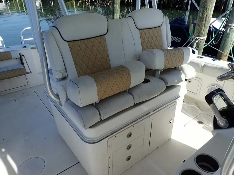 Slide: The Image of World Cat 320 Center Console 2014 - 10