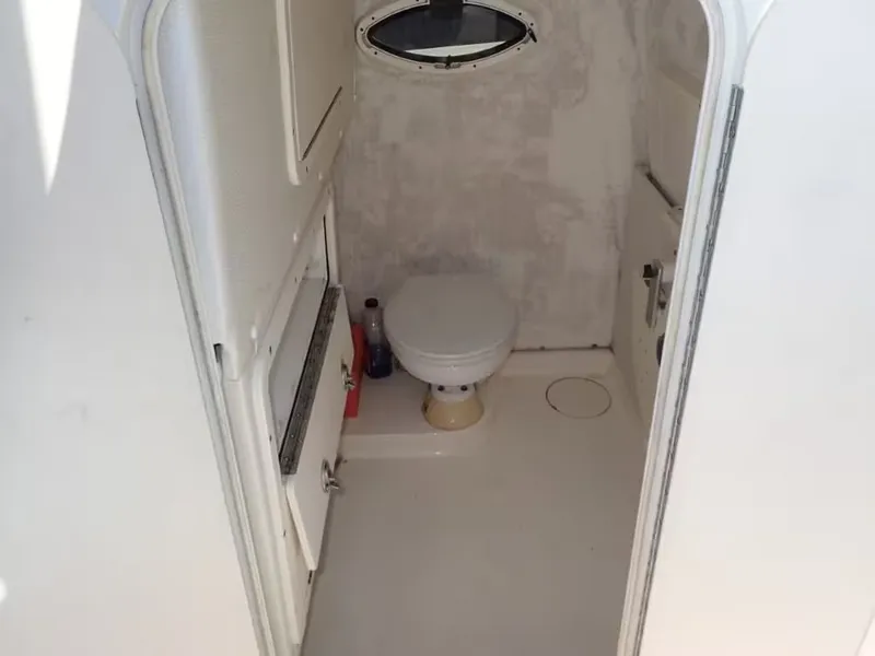 Slide: The Image of World Cat 320 Center Console 2014 - 14