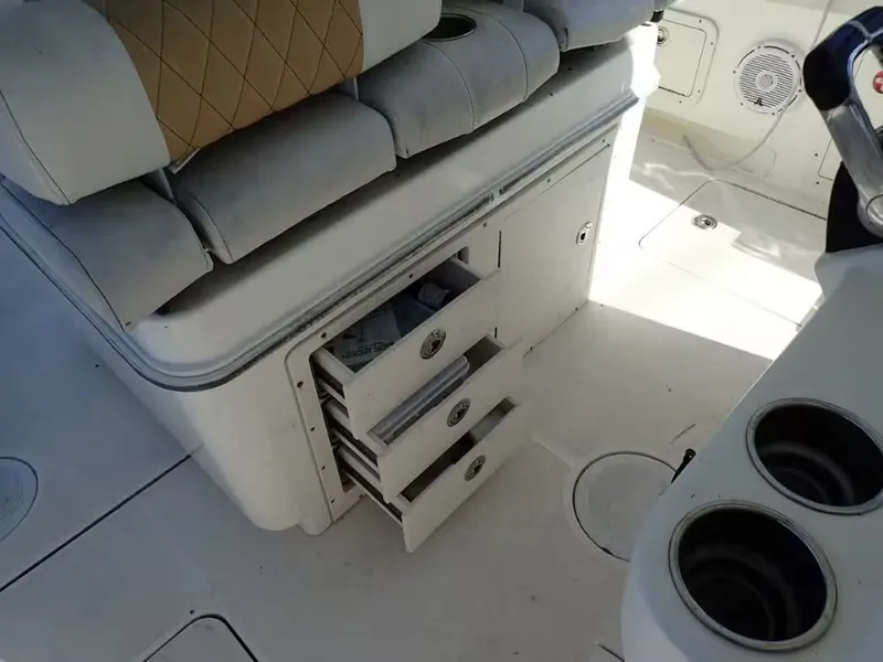Slide: The Image of World Cat 320 Center Console 2014 - 8