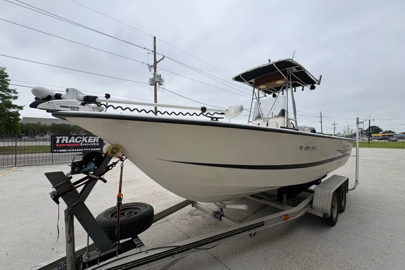Slide: The Image of 1998 Hydra-Sports 22 Ocean CC boat on trailer, featuring Minn Kota trolling motor. - 8