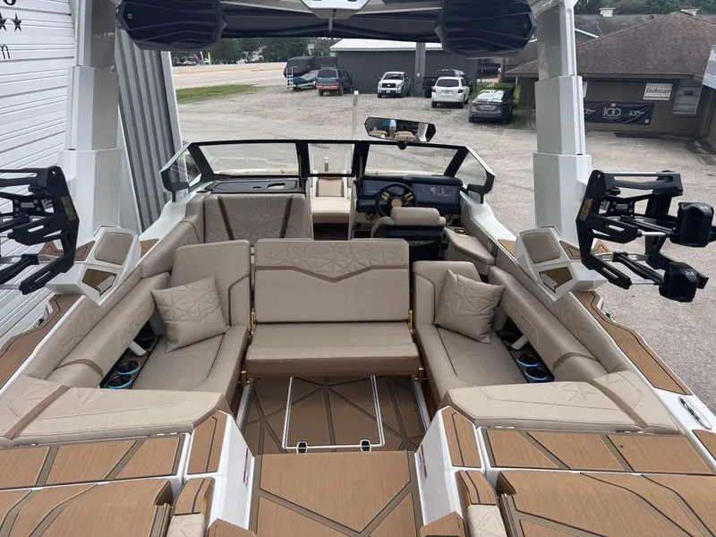 Slide: The Image of Nautique Super Air Nautique G23 Paragon 2026 - 23