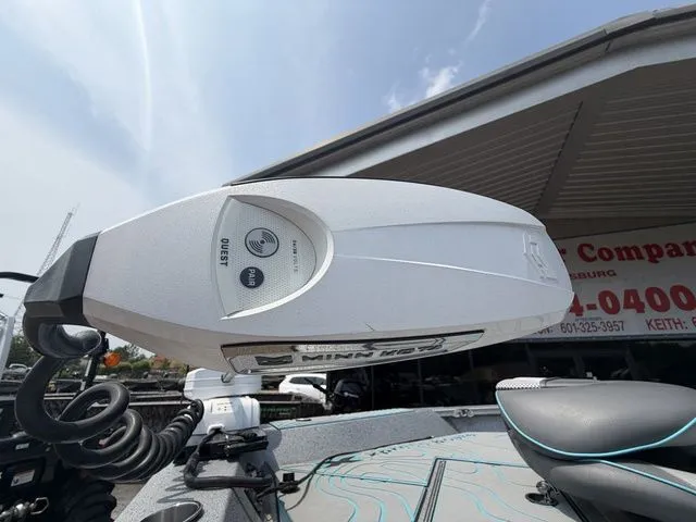 Slide: The Image of Xpress X23B LOUNGE DUAL 2024 - 16