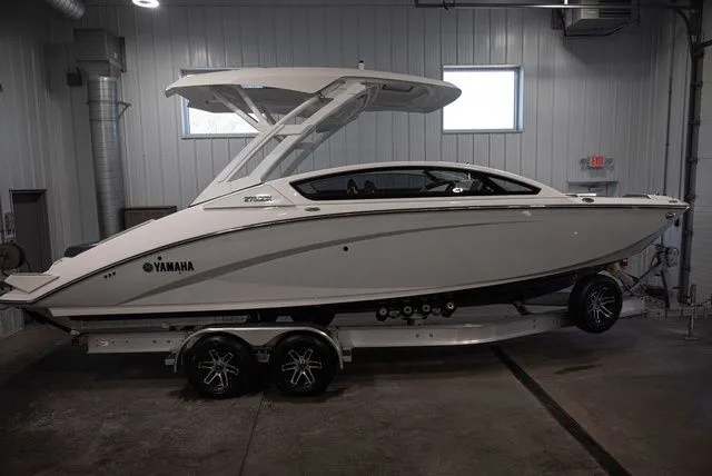 The Image of Yamaha 275SDX 2023 - 1