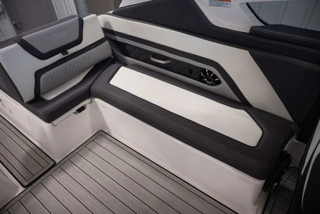 Slide: The Image of Yamaha 275SDX 2023 - 14