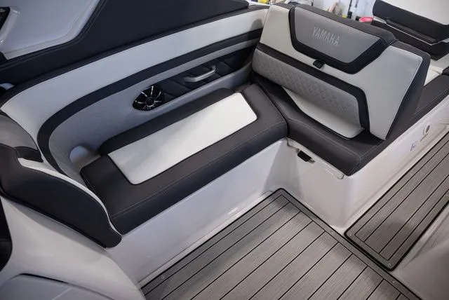 Slide: The Image of Yamaha 275SDX 2023 - 15