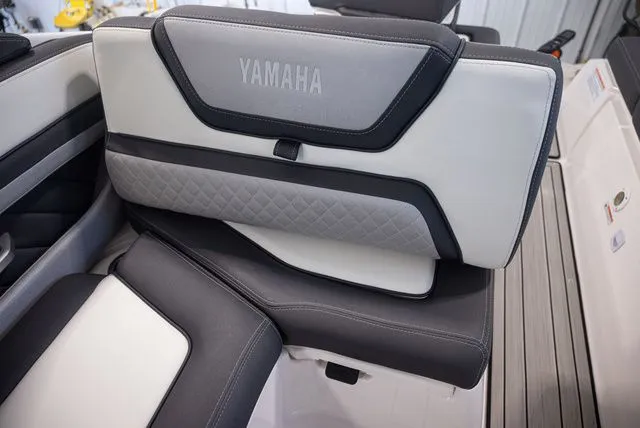 Slide: The Image of Yamaha 275SDX 2023 - 16
