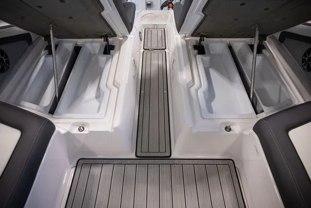 Slide: The Image of Yamaha 275SDX 2023 - 18