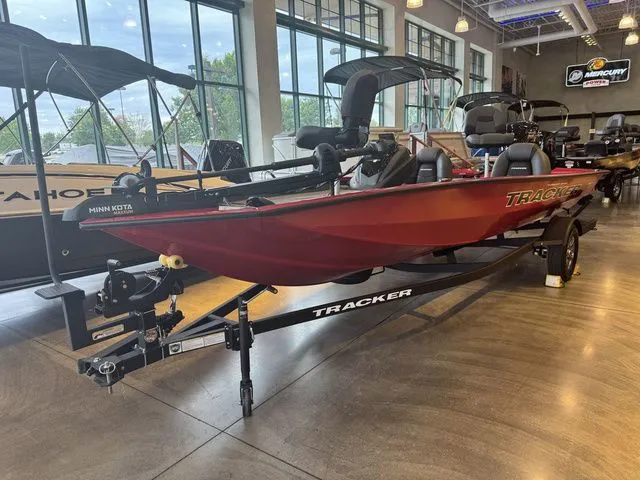 Slide: The Image of Tracker Pro Team 190 TX 2026 - 17