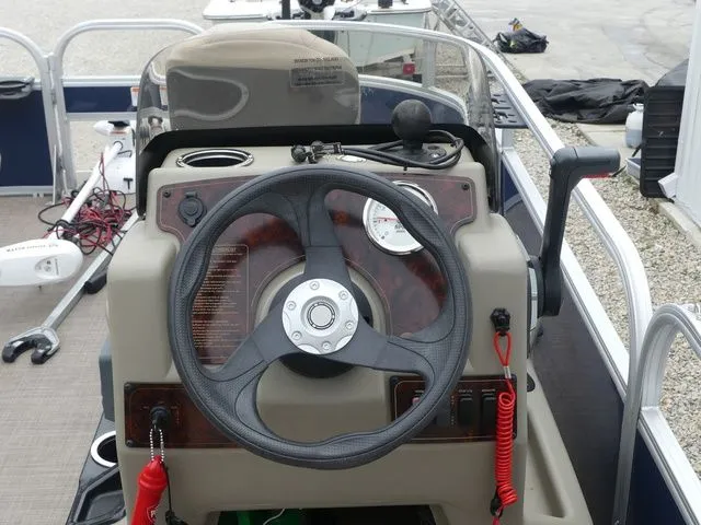 Slide: The Image of Tracker 16 BASS BUGGY 2024 - 22