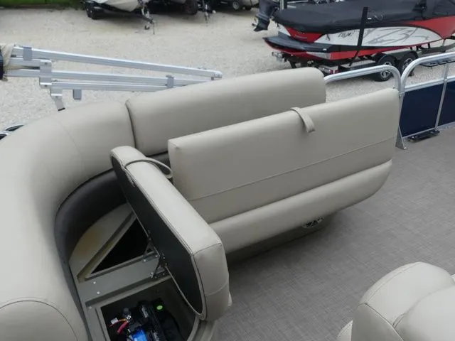 Slide: The Image of Tracker 16 BASS BUGGY 2024 - 24