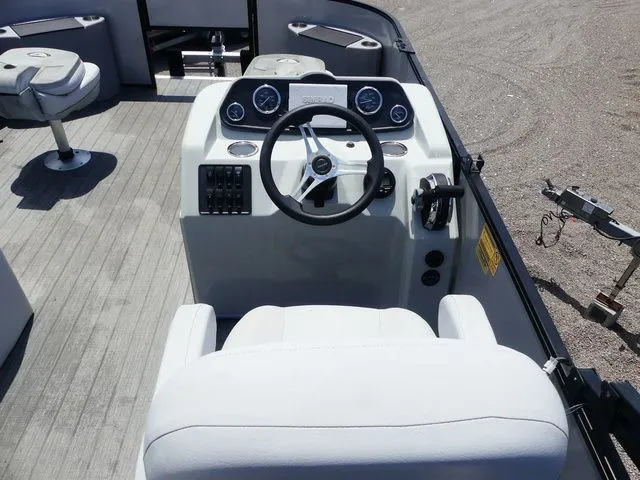 Slide: The Image of Bentley Pontoons Bentley 220 Fish 2022 - 11