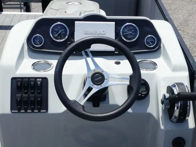 Slide: The Image of Bentley Pontoons Bentley 220 Fish 2022 - 12