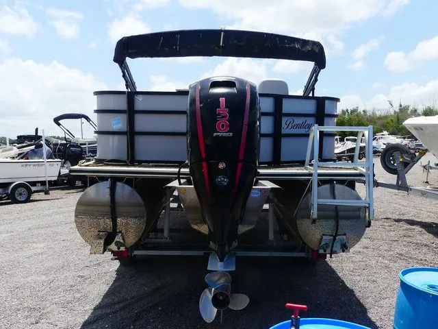 Slide: The Image of Bentley Pontoons Bentley 220 Fish 2022 - 4