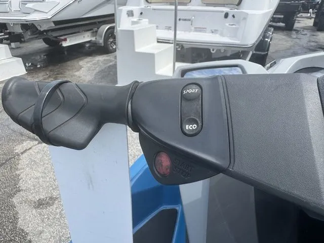 Slide: The Image of Sea-Doo GTI 2019 - 10