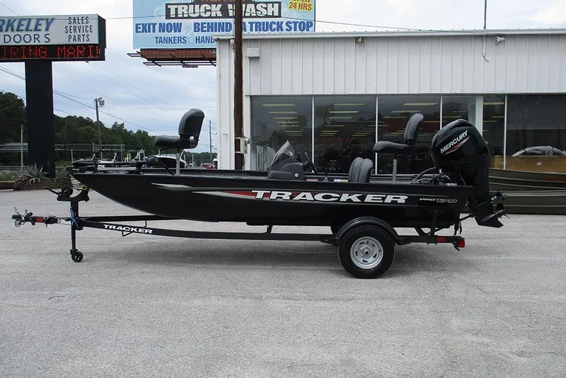 The Image of Tracker Pro 170 2026 - undefined