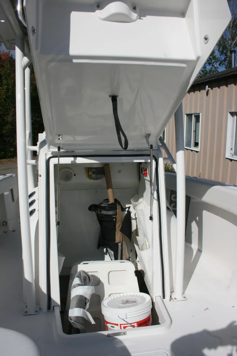 Slide: The Image of Interior of a 2019 Wellcraft 222 Fisherman boat. - 6